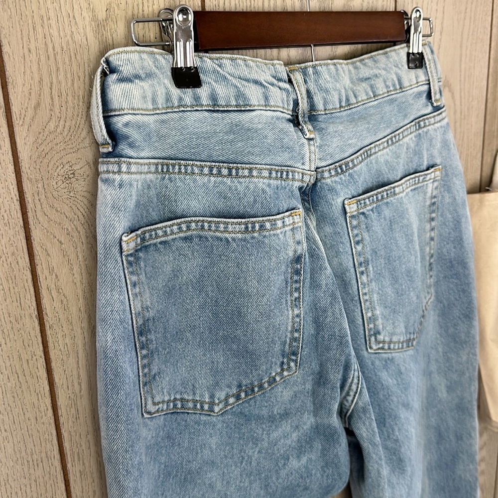 H&M | Buttonfly Straight Leg Jeans - Picture 10 of 10